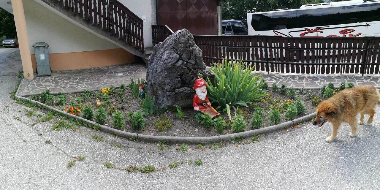 Domacija Za Robom Apartment Cerkno Exterior photo